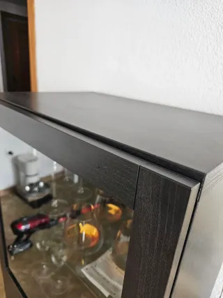 Mueble TV modular negro.