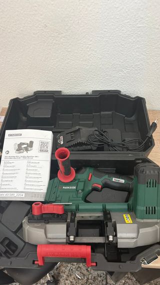 Sierra de cinta recargable 20V Parkside