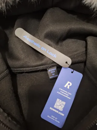 Felpa zip con pelo e strass, con cappuccio