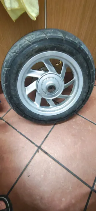 Rueda Delantera Moto con Disco Freno