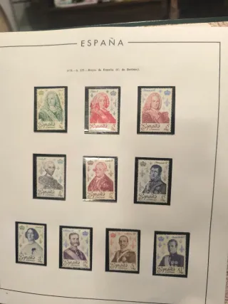 Álbum filatélico Nueva Monarquía