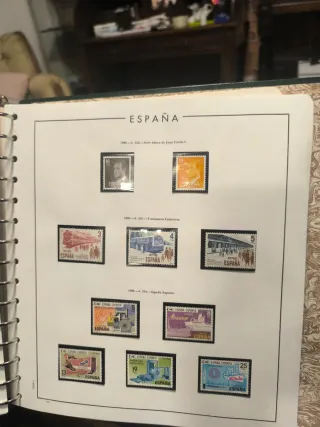 Álbum filatélico Nueva Monarquía