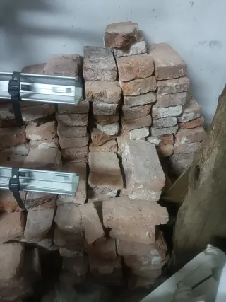 Ladrillos macizos refractarios antiguos