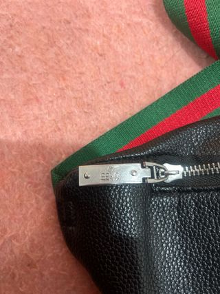Bolso Gucci Negro Logo Vintage Cierre