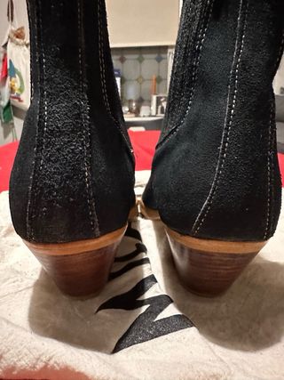 Botines Serraje Tacón Cubano Negros