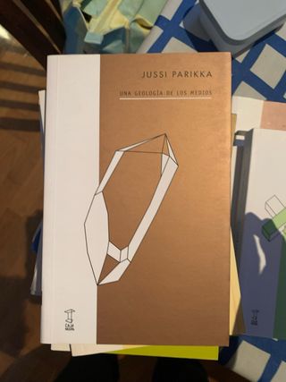 Una geología de los medios