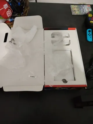 Nintendo Switch Rosso/Blu Usata Poco