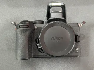Nikon Z50 Cuerpo + 16-50mm VR (2150 obturaciones)