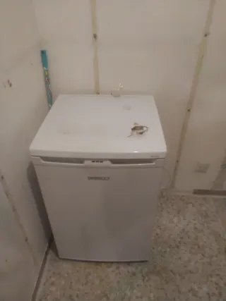 Congelador Beko No Frost se escuchan ofertas. urge