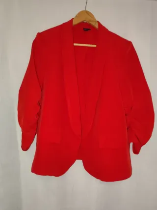 Traje de chaqueta rojo mujer