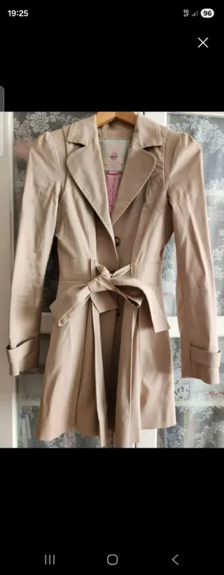 Lote gabardina y sudadera beige