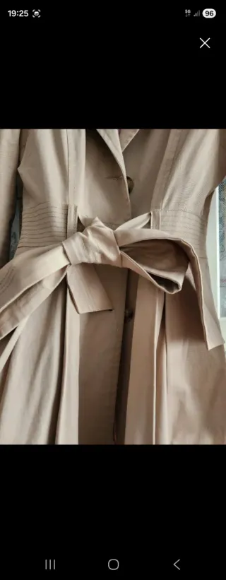 Lote gabardina y sudadera beige