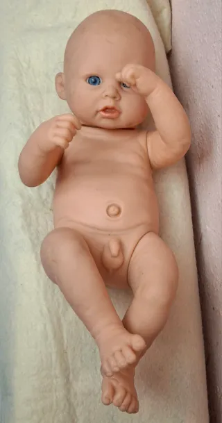 Muñeco bebé recién nacido