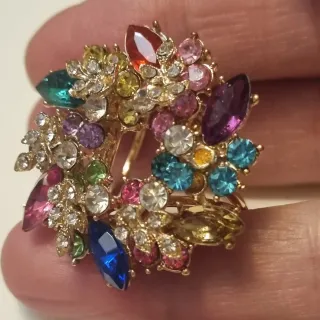 Sujeta pañuelos o fulares nuevo