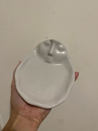 Taza y plato cara cerámica blanco