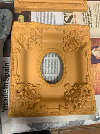 Marcos de resina dorados y grises