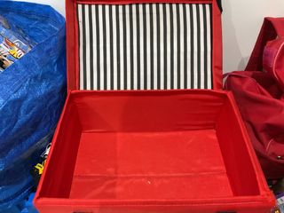 Caja pequeña IKEA para juguetes