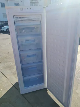 Congelador Vertical Blanco