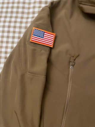 Chaqueta Militar Softshell con Parches