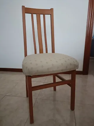 Mesa redonda extensible y 4 sillas