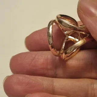 Sujeta pañuelos o fulares nuevo