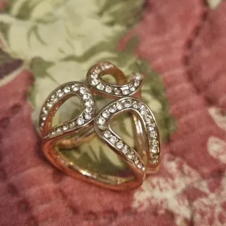 Sujeta pañuelos o fulares nuevo