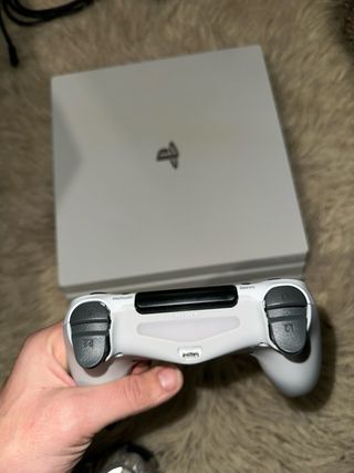 PS4 Pro Sony Bianca Edition + Controller
