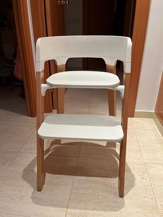 Trona Stokke Steps con adaptador bebé