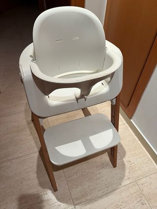 Trona Stokke Steps con adaptador bebé
