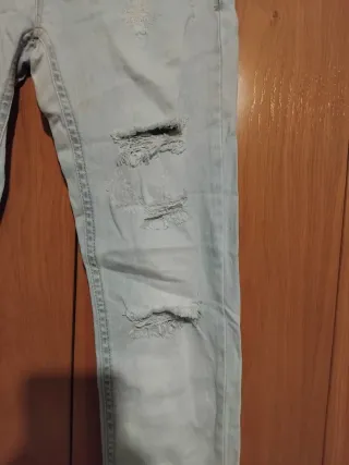 Pantalón vaquero azul claro
