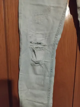 Pantalón vaquero azul claro