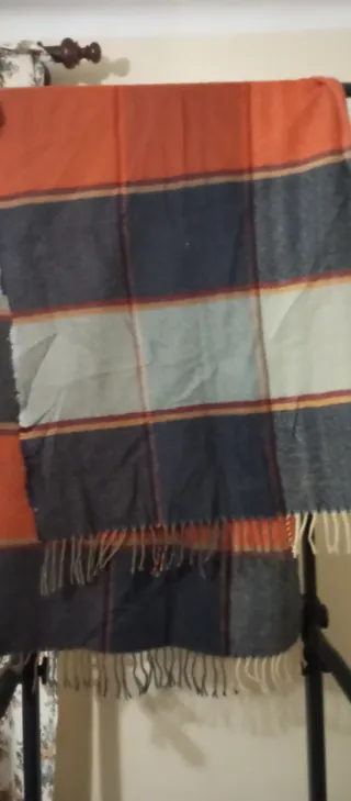 Conjunto pañuelos y bufanda gris y blanco