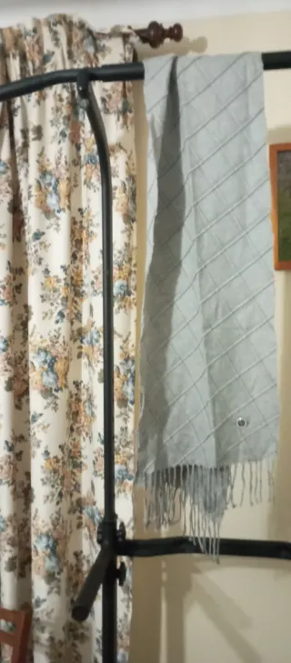 Conjunto pañuelos y bufanda gris y blanco