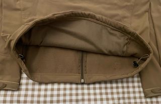 Chaqueta militar softshell con parches