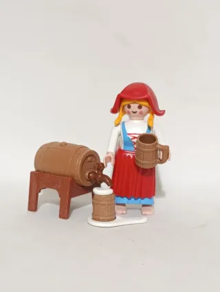 Playmobil posadera con barril y jarras