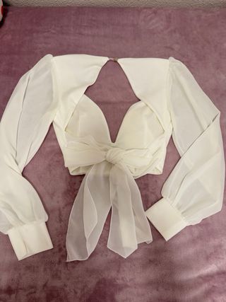 Top blanco con escote anudado espalda