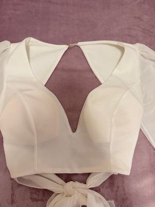 Top blanco con escote anudado espalda
