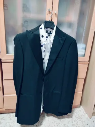 Giacchetta elegante di Zara con un design accattivante