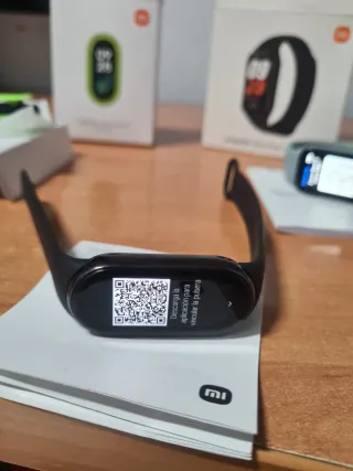Xiaomi Smart Band 8 y Xiaomi Smat Band 8 Active