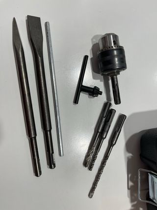 Taladro percutor DEKO con maletin