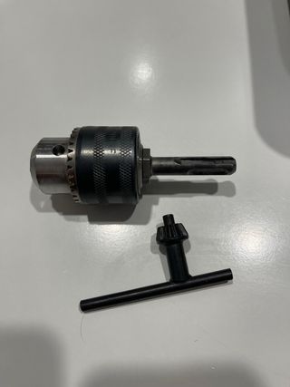 Taladro percutor DEKO con maletin