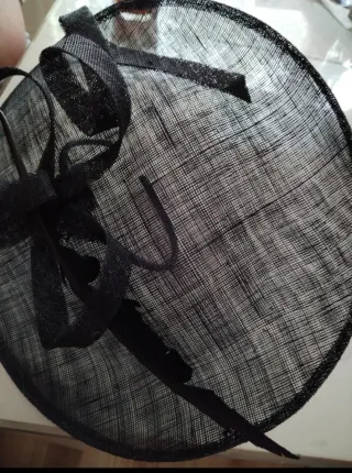 Tocado de fiesta negro