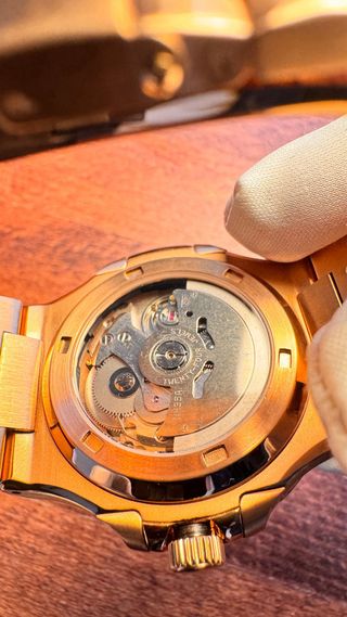 Reloj Seiko Dorado y Negro