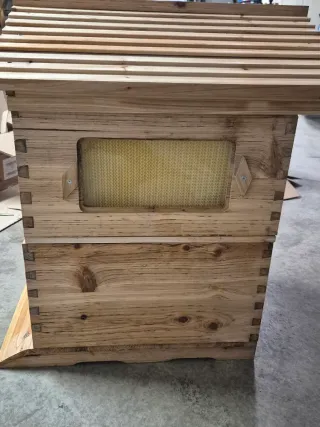 Colmena automática de madera