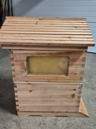 Colmena automática de madera