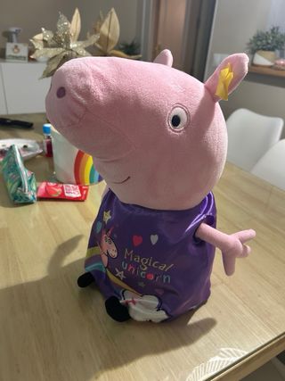 Peluche Peppa Pig con Corona y Vestido Morado 40cm