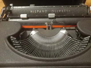 Máquina de escribir Hispano Olivetti Studio 46