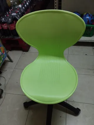 Silla de oficina giratoria verde