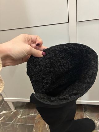 Stivali alti neri con fodera in pelliccia