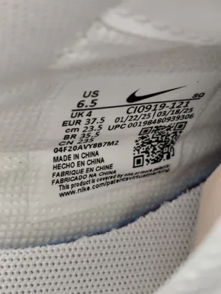 Nike Air Force 1 Luxe Negro Dorado